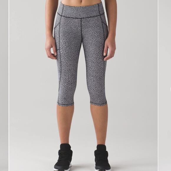 Lululemon Tight Stuff Crop II (15") SZ 4 - Picture 1 of 14